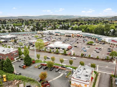 192,298-sq.-ft. multi-tenant shopping center