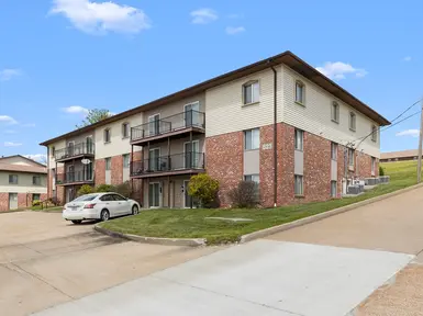 deVille and Hidden Oaks, a 458-unit multifamily portfolio in Jefferson City, MO